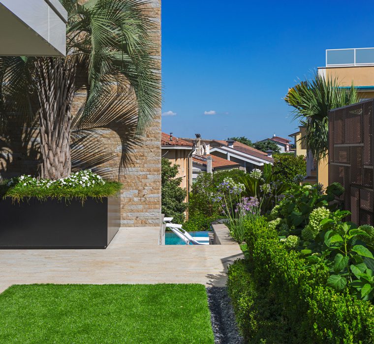 SF_fotografie-immagini-esempi-realizzazione-progettazione-giardino-giardini-Desenzano-del-Garda-Brescia-4